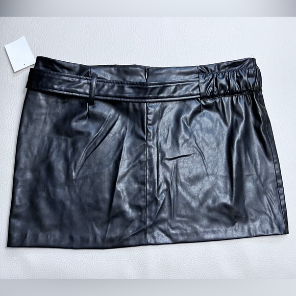 Zara Women’s Faux Leather Belted Mini Skirt - Size L - Picture 4 of 9